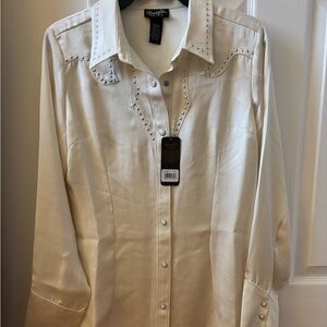 Wrangler Woman’s Ivory Satin Button Down Shirt